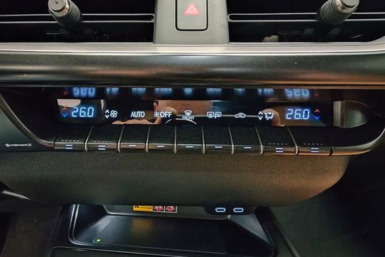 Lexus UX 300h F Sport 2.0 Hybrid Dynamic Force