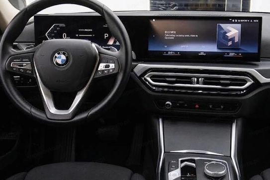 BMW Seria 3 318i Advantage sport-aut