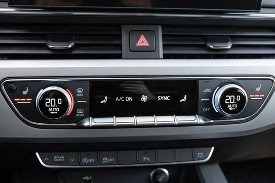 Audi A4 40 TFSI mHEV quattro S tronic