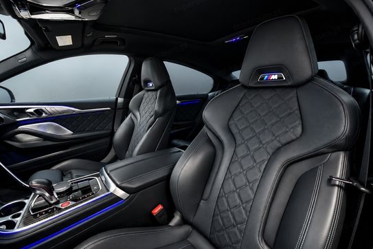 BMW Seria 8 M8