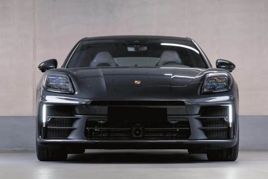 Porsche Panamera 4
