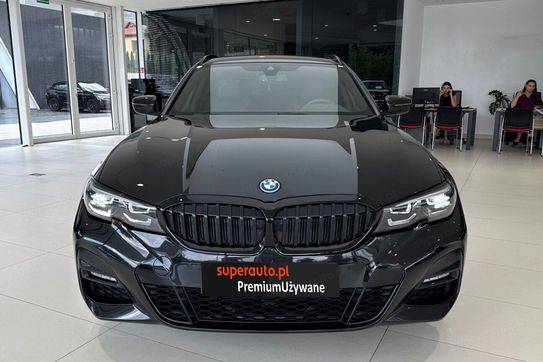 BMW Seria 3 330e xDrive M Sport sport-aut