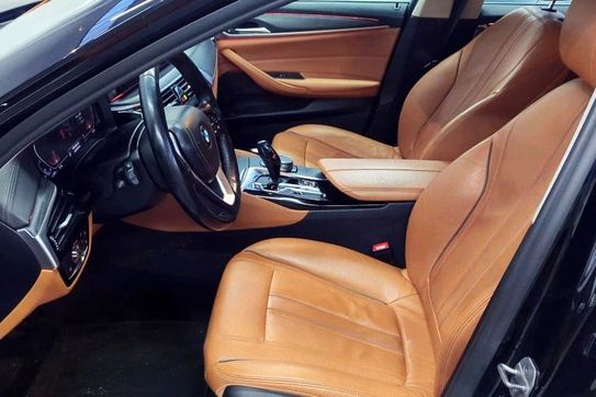BMW Seria 5 530e Luxury Line sport-aut