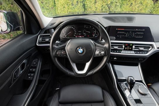 BMW Seria 3 320d xDrive Sport Line