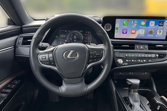 Lexus ES 300h Business Edition