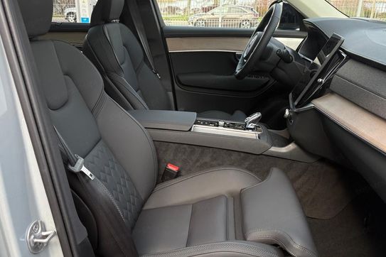 Volvo XC90 T8 AWD Plug-In Hybrid Ultra Dark