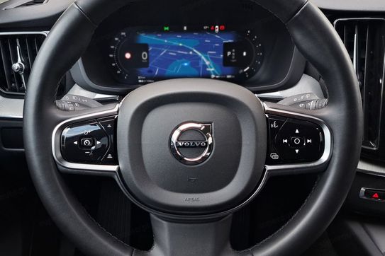 Volvo XC60 B4 D AWD Plus Dark aut