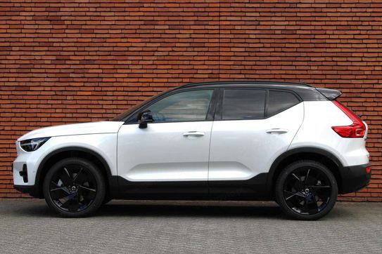 Volvo XC40 B4 Ultra Black Edition