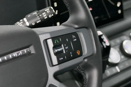 Land Rover Defender 110 D300 X-Dynamic HSE