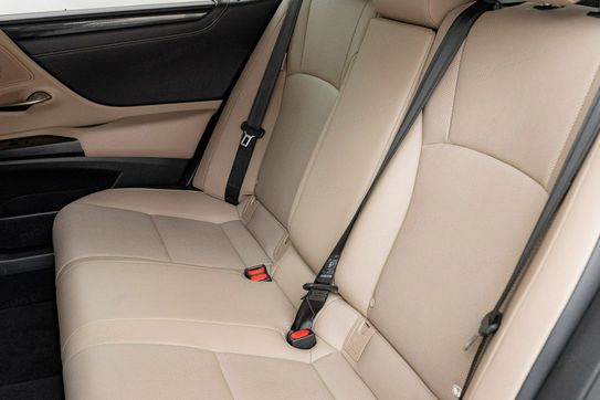 Lexus ES 300h Business Edition +