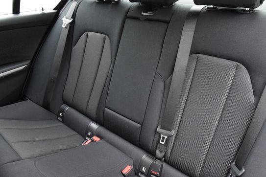 BMW Seria 3 318i