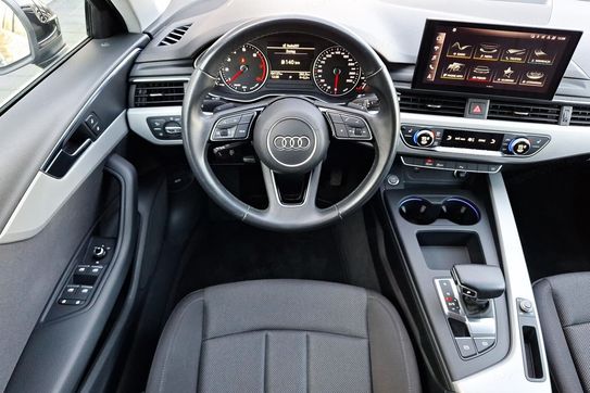 Audi A4 35 TFSI mHEV S tronic