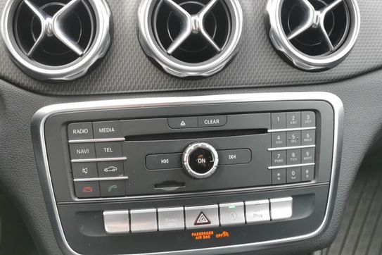 Mercedes GLA 180 7G-DCT Style