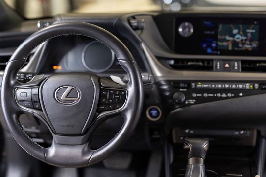 Lexus ES 300h Elegance