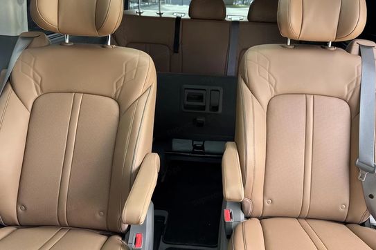 Hyundai Staria 1.6 T-GDI HEV Luxury aut
