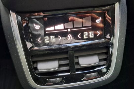 Volvo XC90 T8 AWD Plug-In Hybrid Plus Bright 7os