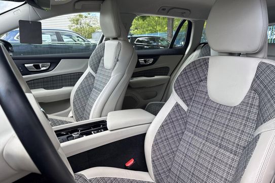 Volvo V60 B3 B Momentum Pro