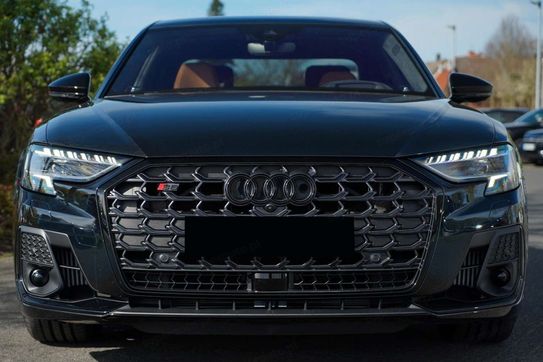 Audi A8 S8 TFSI quattro