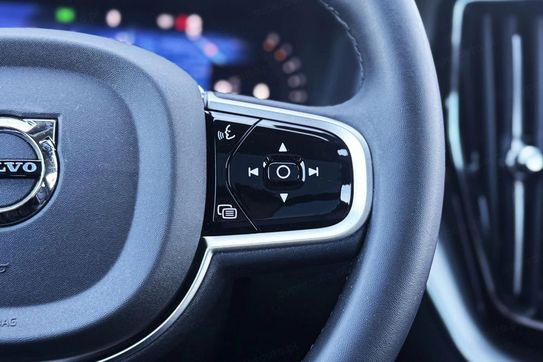 Volvo XC60 B5 B AWD Ultra Dark