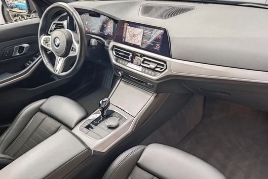 BMW Seria 3 320d xDrive Advantage sport-aut