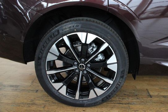 Volvo XC60 B5 AWD Ultra Dark