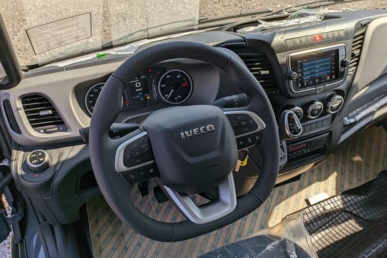 Iveco Daily 70C18 Hi-Matic Zabudowa 15EP + Winda