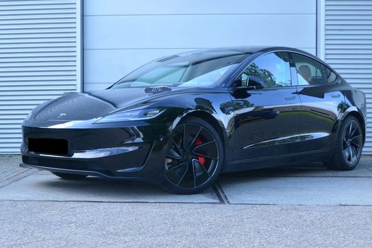 Tesla Model 3 Performance AWD