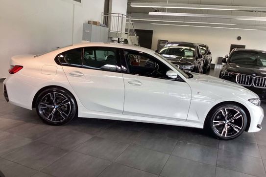 BMW Seria 3 330e M Sport