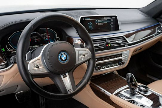 BMW Seria 7 745Le xDrive M Sport