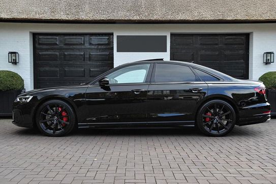 Audi A8 S8 TFSI quattro