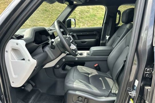 Land Rover Defender 110 3.0 D250 X-Dynamic HSE