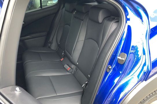 Lexus UX 300h F Sport Design