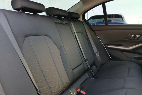 BMW Seria 3 318d mHEV aut