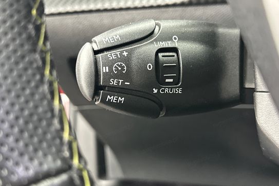 Peugeot 2008 GT 1.2 PureTech EAT8