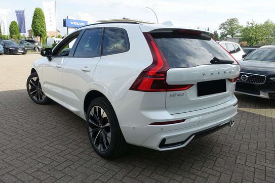 Volvo XC60 B5 AWD Plus Dark