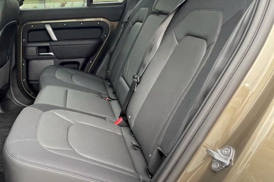 Land Rover Defender 110 3.0 D250 X-Dynamic SE