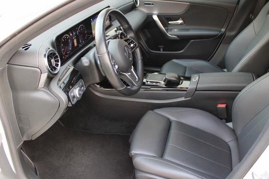 Mercedes CLA 200 d Progressive 8G-DCT