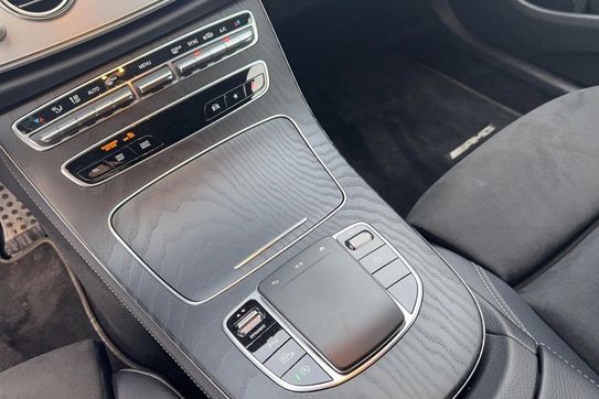Mercedes E Klasa 220 d 4MATIC AMG Line
