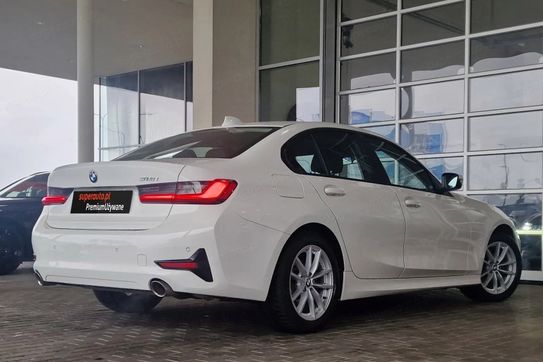 BMW Seria 3 318i Advantage