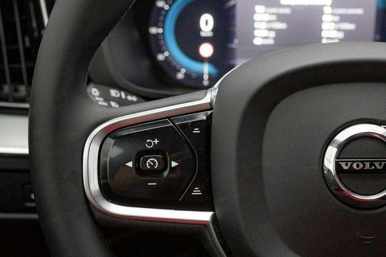 Volvo XC60 B4 B Plus Dark