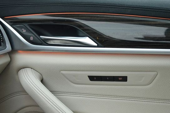 BMW Seria 5 520d xDrive Luxury Line aut