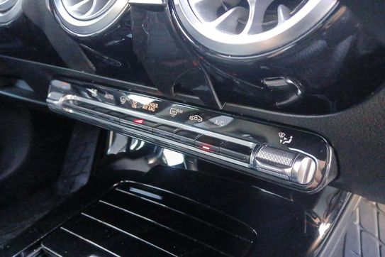 Mercedes CLA 200 AMG Line