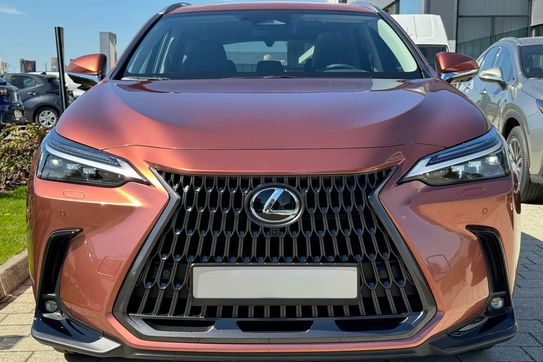 Lexus NX 450h+ Omotenashi AWD