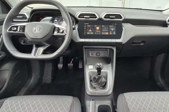 MG ZS 1.5  Standard MT
