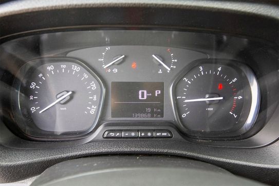 Peugeot Expert L2H1 AT