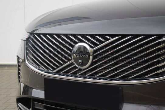 Volvo XC90 B5 AWD Ultra Bright