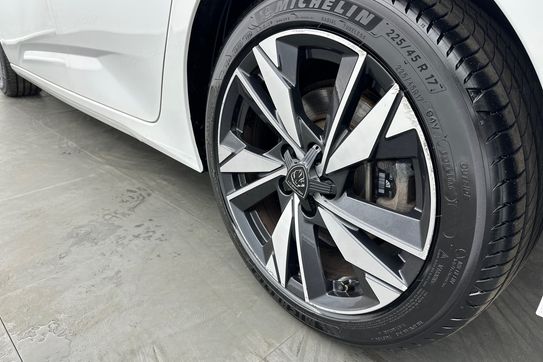 Peugeot 308 Active Pack 1.6 PHEV e-EAT8