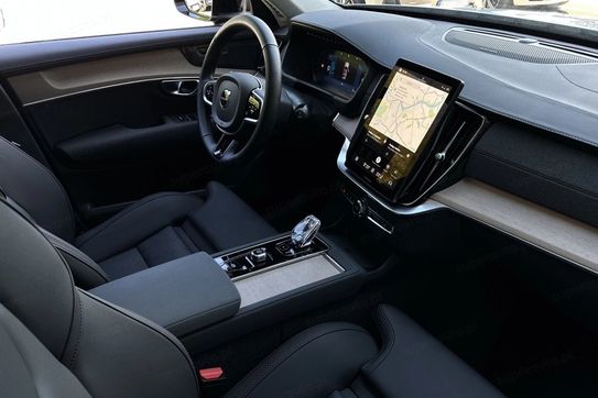 Volvo XC90 T8 AWD Plug-In Hybrid Plus Dark 7os