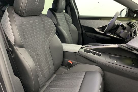 Peugeot 3008 GT 1.2 mHEV e-DCS6