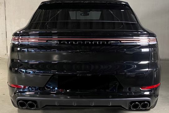 Porsche Cayenne Coupe E-Hybrid Black Edition